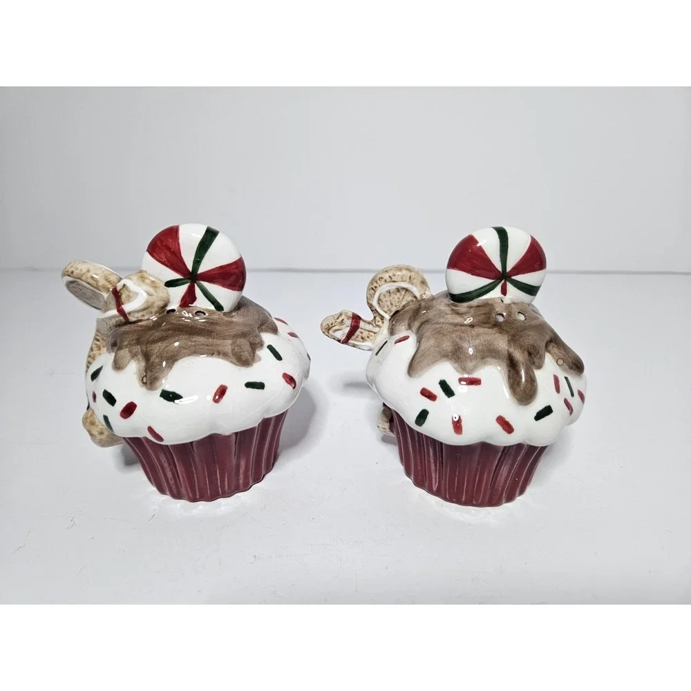 Fitz Floyd Sweet Treats Christmas Cupcake Gingerbread Salt Pepper Shakers 2006